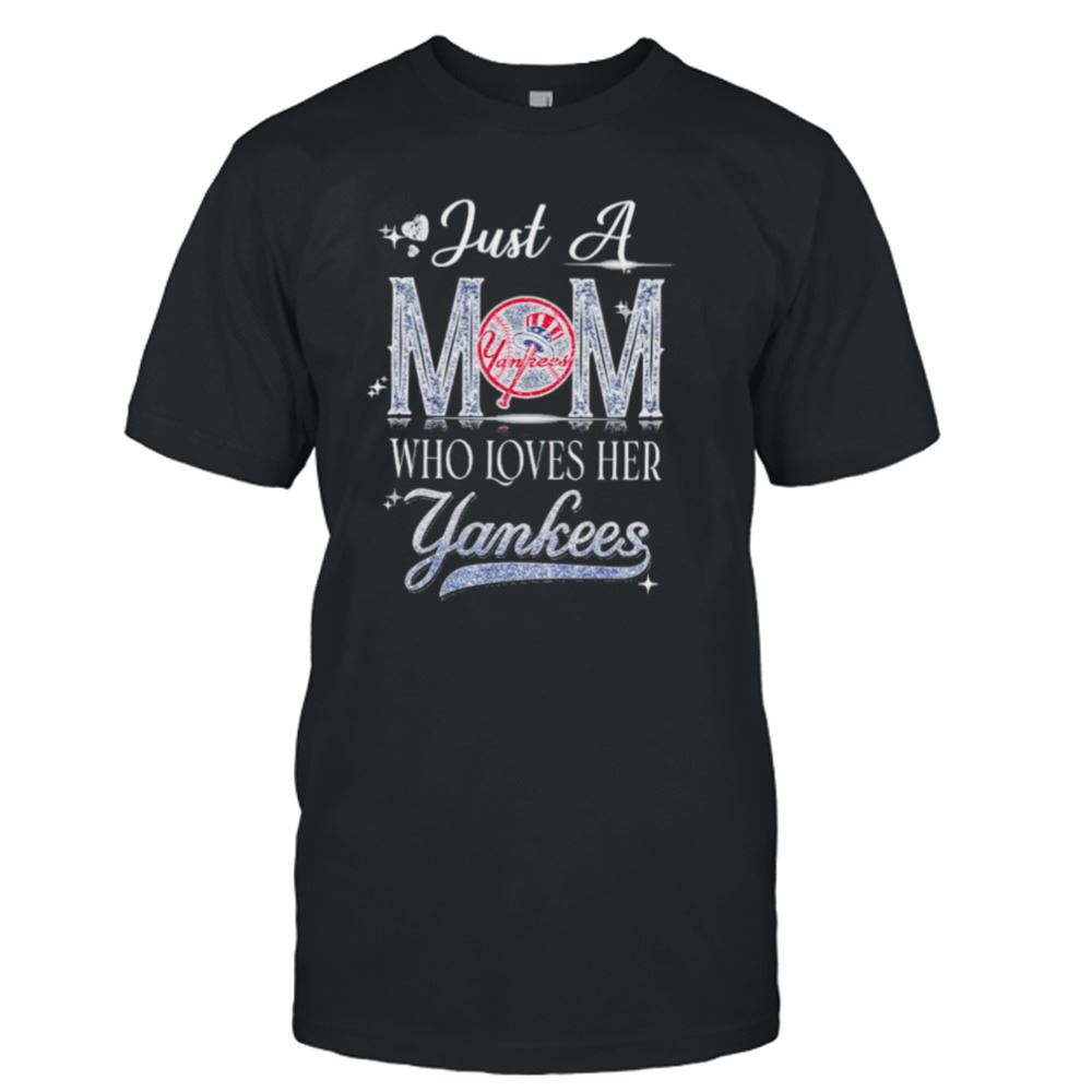 Awesome Just A Mom Who Loves Her Jankees Shirt 