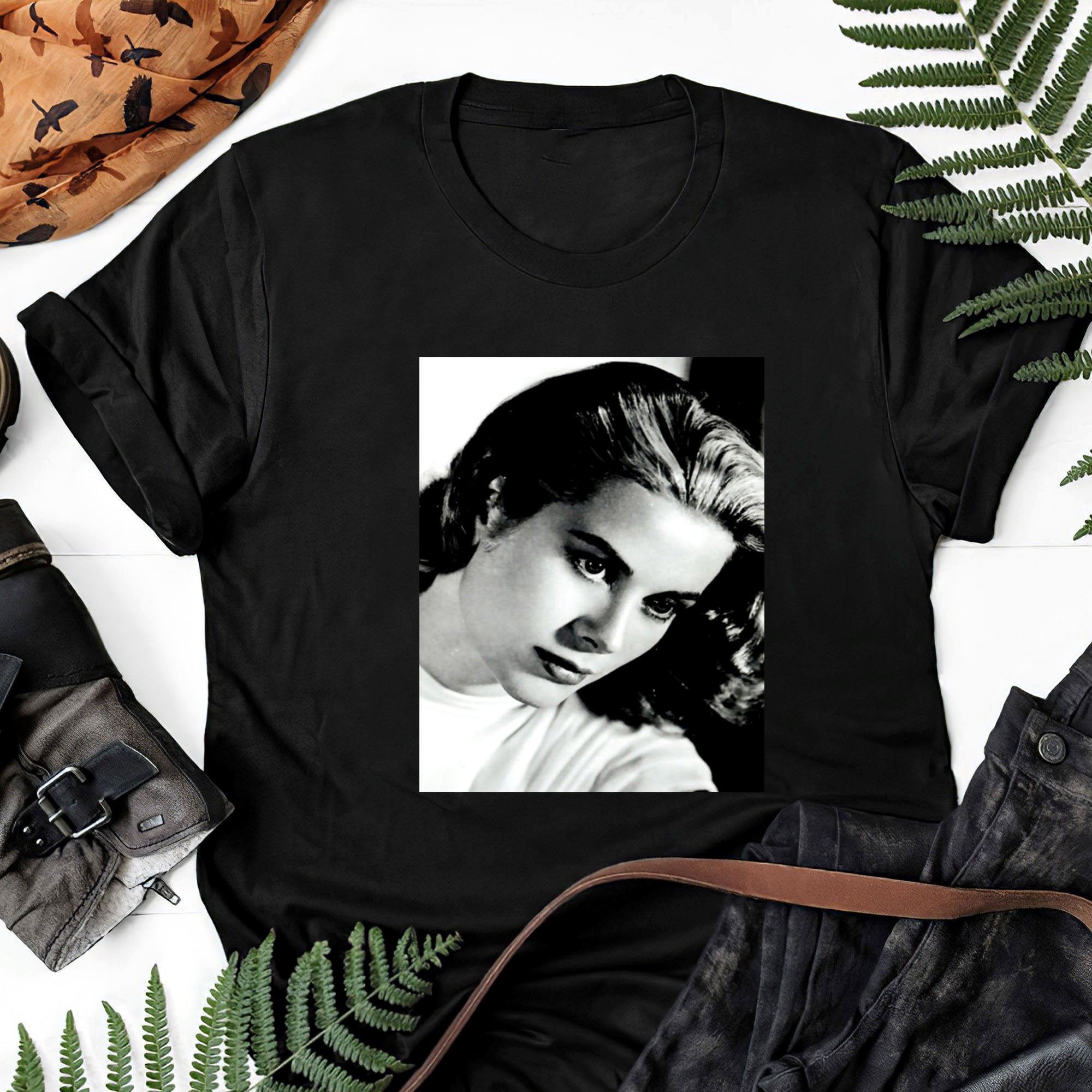 Interesting Grace Kelly Black And White Photo Grace Of Monaco Gift Tee For Men Women Unisex T-shirt 