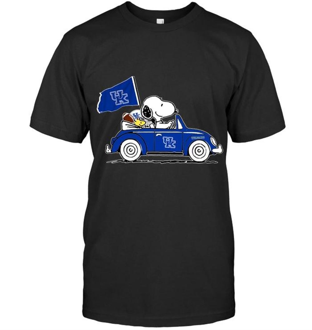 Amazing Ncaa Kentucky Wildcats Snoopy Drives Kentucky Wildcats Beetle Car Fan T Shirt 